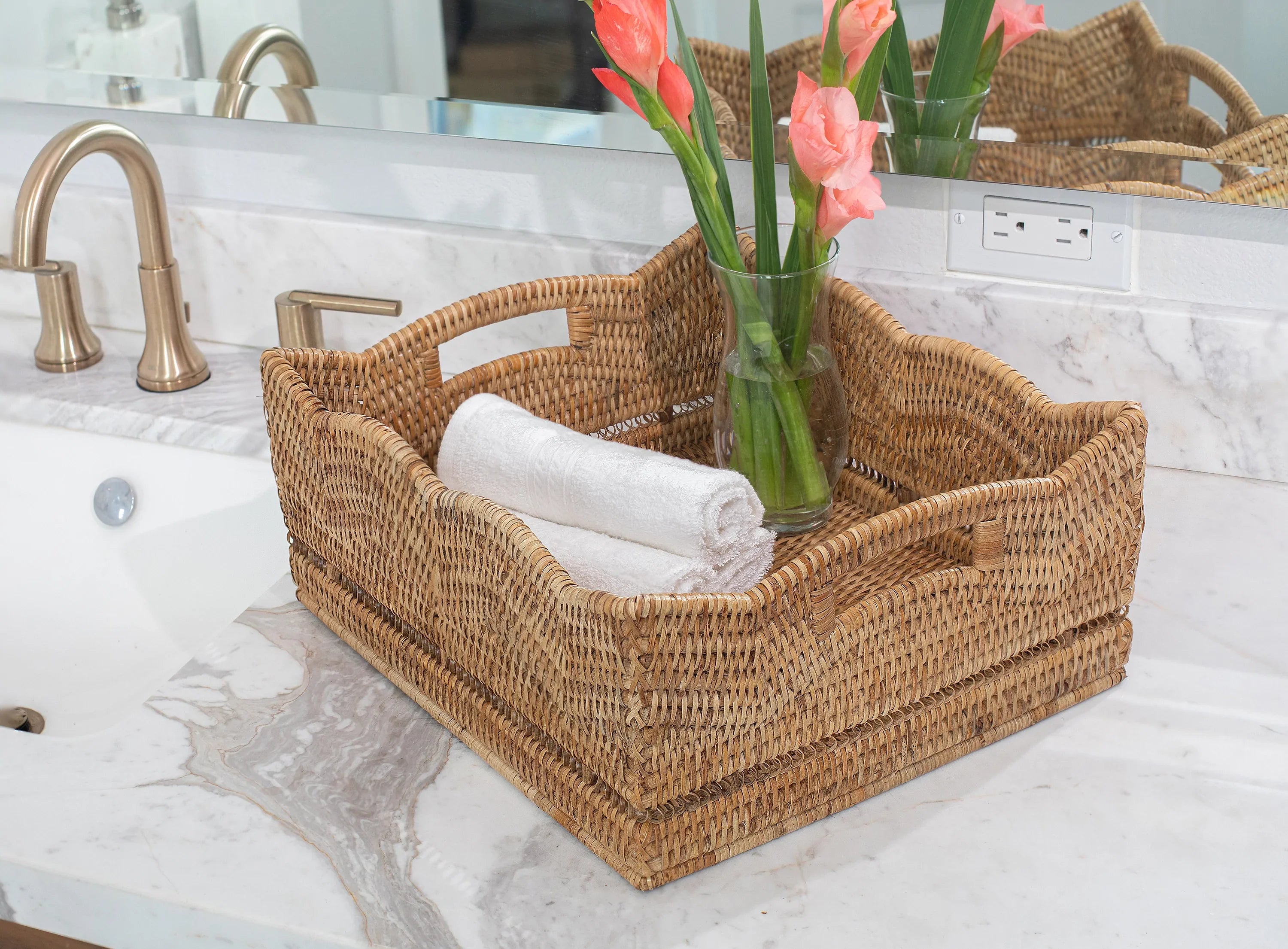 Scalloped Shelf Basket (Brown)