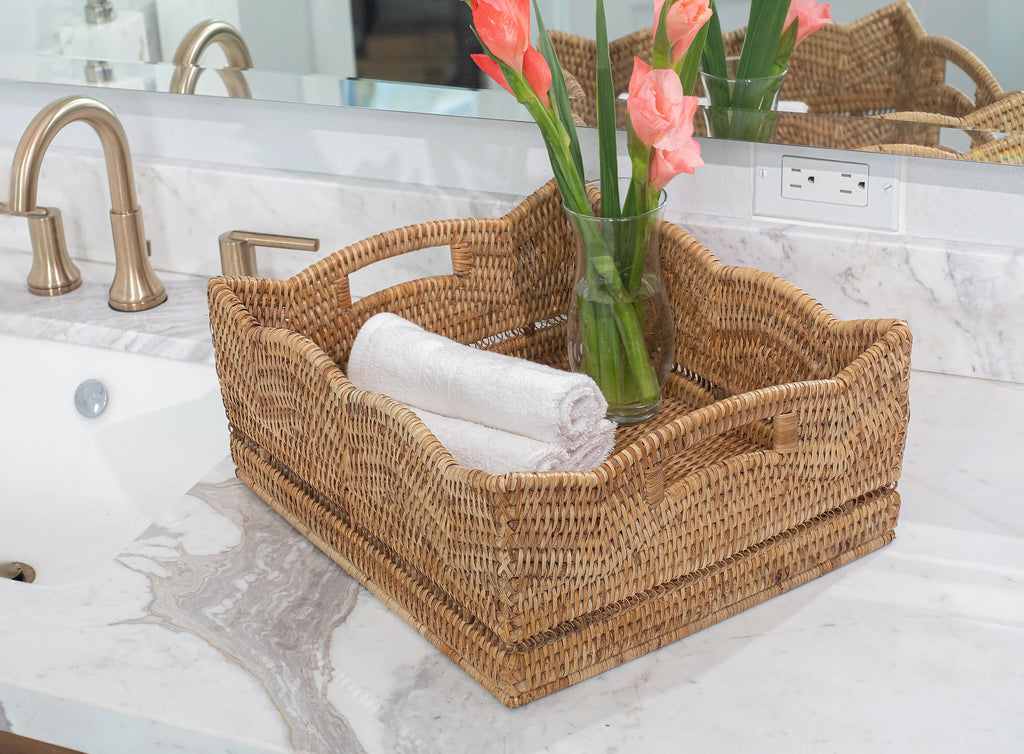 Scalloped Shelf Basket (Brown)